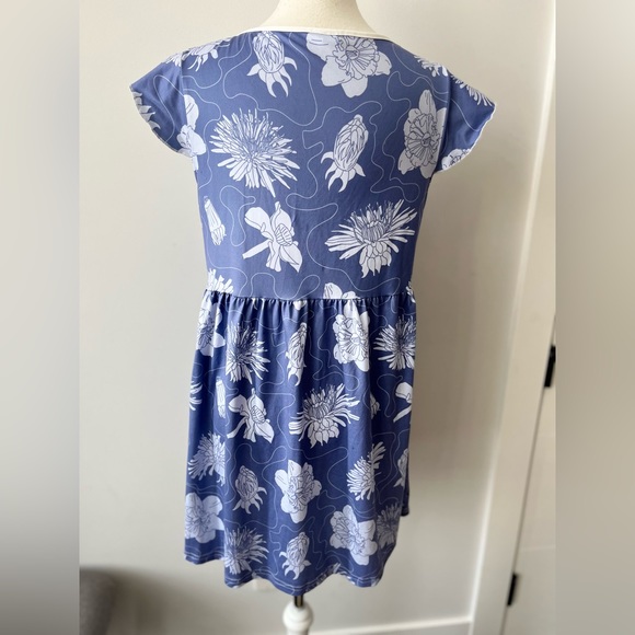 Blue floral flutter sleeve empire waist dress - size M - Picture 2 of 8